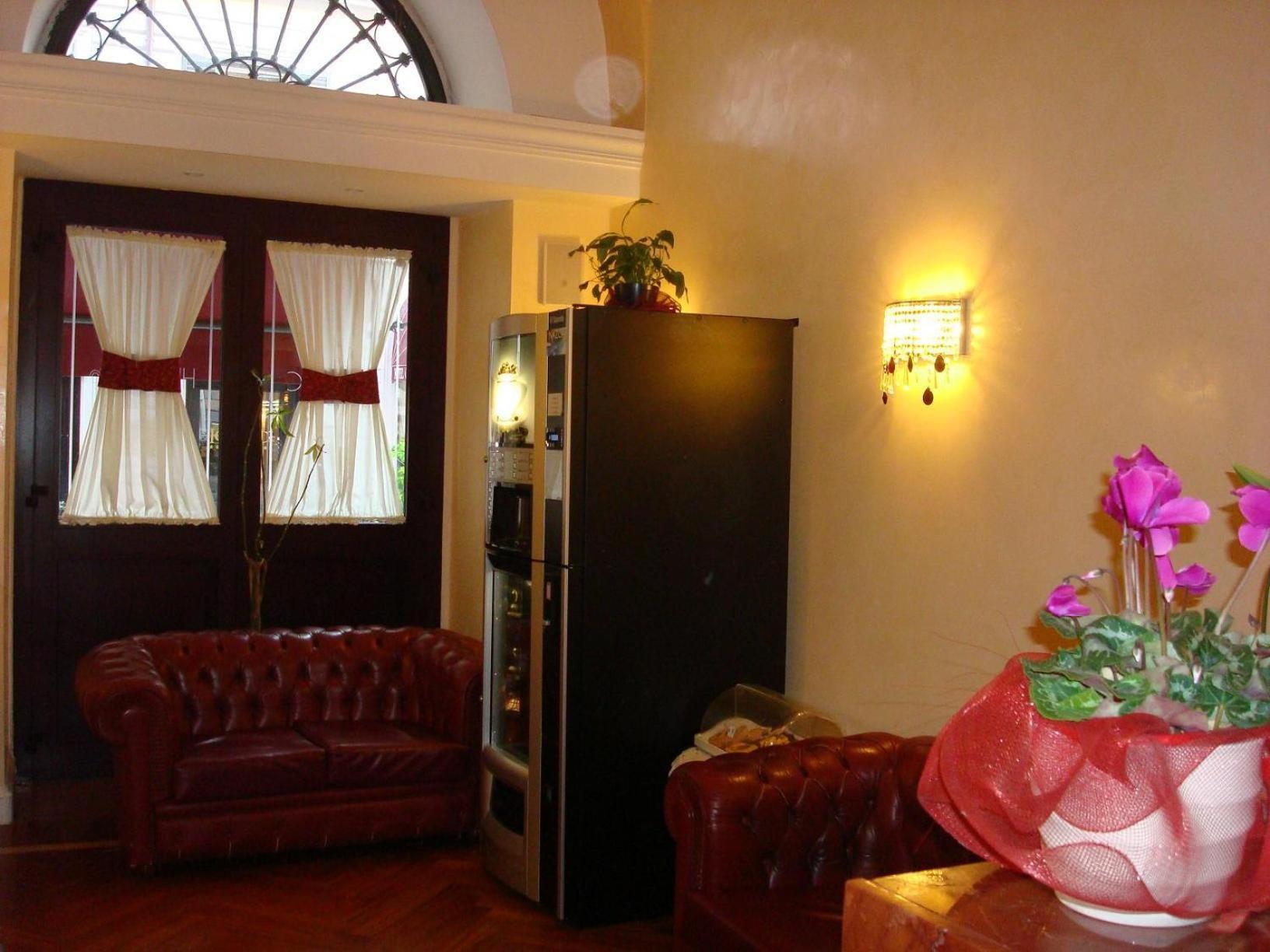Hotel Dina — Billeder 1